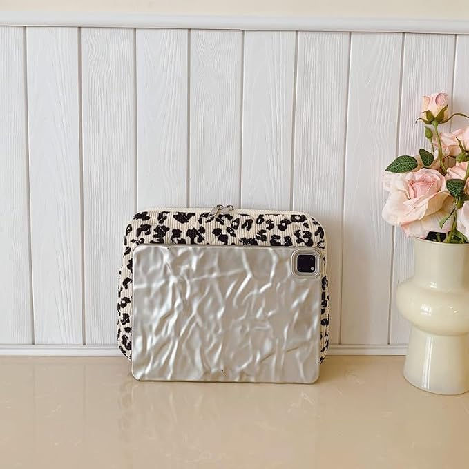 Leopard Puffy Laptop Sleeve 11,13,15 Inch Cheetah Print Quilted Laptop Case Protective Padded Computer Sleeve for MacBook
