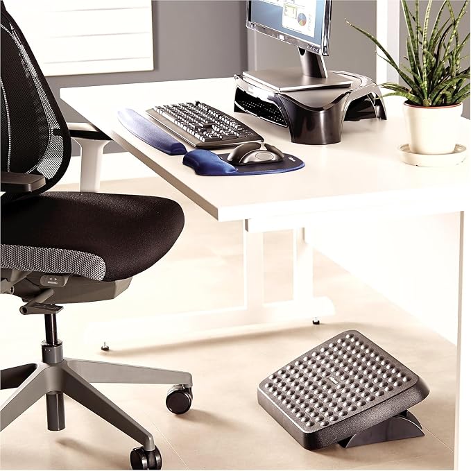 Fellowes 48121 Standard Footrest, 2 Position, 17-5/8x13-1/8x3-3/4, Graphite