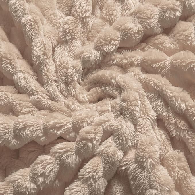 Vessia Flannel Fleece Throw Blanket, 3D Jacquard Camel Fuzzy and Warm Blanket for Couch,Sofa,Bed,Chair, 300GSM Soft Touch Cozy Brown Throw for All-Season Home Decor(50x40inch)