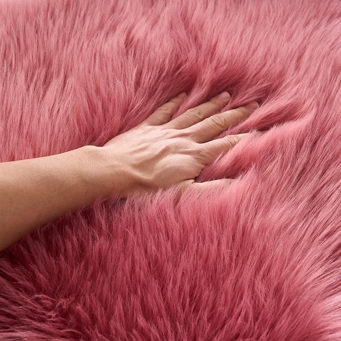 EasyJoy Faux Sheepskin Rug, Fluffy Faux Fur Rug, Ultra Soft Shag Area Rug with Non-Slip Backing for Bedroom, Living Room, Nursery, Kids Room(4 x 4 ft Round, BlushPink)