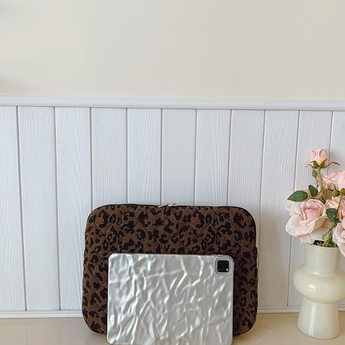 Leopard Puffy Laptop Sleeve 11,13,15 Inch Cheetah Print Quilted Laptop Case Protective Padded Computer Sleeve for MacBook (Coffee, 13-14 Inch)