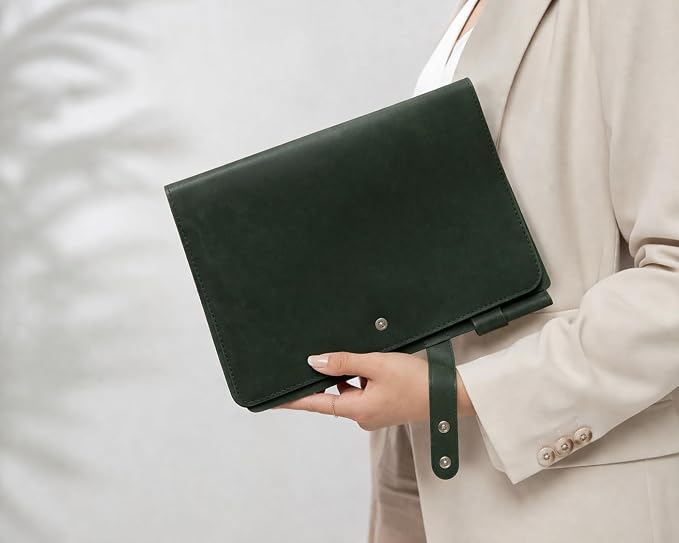 Premium Leather 3-Ring Binder Portfolio, 8.5x11 Inch Letter Size Organizer Folder, Refillable 3-Hole Paper BusinessBinder, Resume Folio for Men and Women (Green)