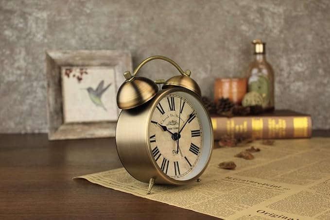 Maxspace Metal Golden Table Clock, Retro Vintage Non-Ticking Small Alarm Clock,Battery Operated Silent Quartz Movement HD Glass Desk Clock for Bedroom Living Room Indoor Decoration Kids… (Roman3)