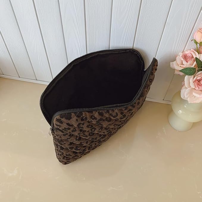 Leopard Puffy Laptop Sleeve 11,13,15 Inch Cheetah Print Quilted Laptop Case Protective Padded Computer Sleeve for MacBook