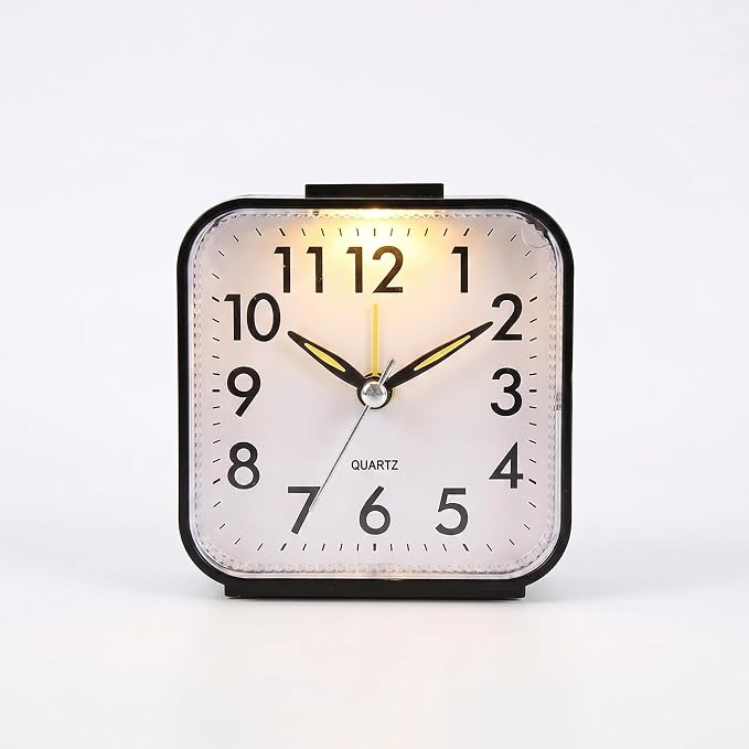 Small Analog Alarm Clock Battery Operated with Warm Glow Nightlight, Silent Non-Ticking Quartz Desk Clock, Easy-to-Read Dial, Battery Powered Travel Table Clock for Bedroom, Students, Office（black)
