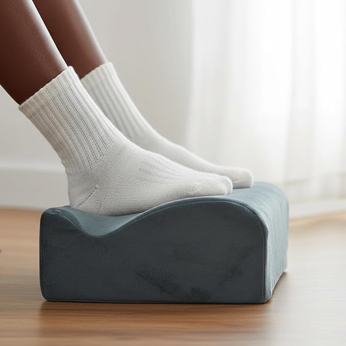 Foot Rest for Under Desk at Work, Ergonomic Footrest Multifunctional 3-Tier Foot Stool, Support Foot Pillow for Office Chair Gaming Chair Leg Elevation Pillow (Gray, One Size)