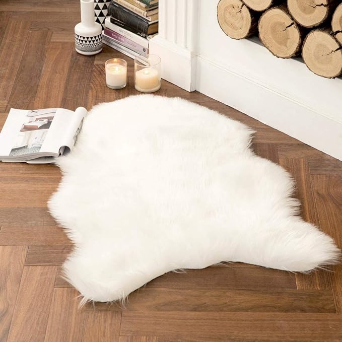 MIULEE Luxury Super Soft Fluffy Area Rug Faux Fur Sheepskin Rug Decorative Christmas Plush Shaggy Carpet for Bedside Sofa Floor 2 x 3 Feet, White