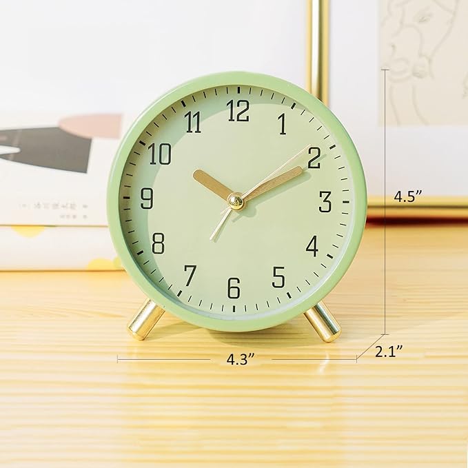 SHISEDECO Small Analog Alarm Clock, Battery Operated Desk Clock, Green | Bedside Analog Non-Ticking Silent Small Deskclock Battery Operated for Living Room, Bedroom, Office