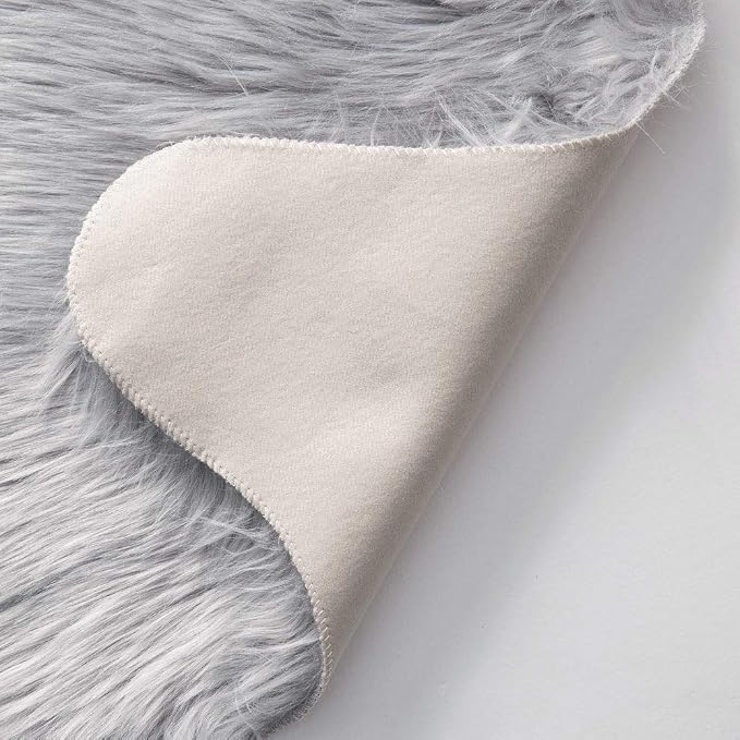 MIULEE Luxury Super Soft Fluffy Area Rug Faux Fur Sheepskin Rug Decorative Plush Shaggy Carpet for Bedside Sofa Floor 3 x 5 Feet, Grey