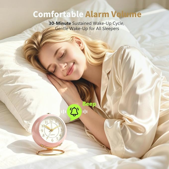 Analog Alarm Clock, Small Retro Desk Clock with Night Light, Backlight Cute Simple Design, Silent Non-Ticking, Battery Powered, for Bedroom,Travel,Kitchen,Bedside Desktop Decor