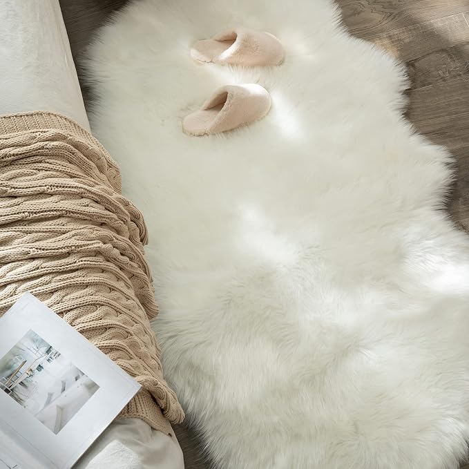 MIULEE Luxury Soft Fluffy Area Rug 3x5 Feet, Faux Fur Sheepskin Rug Decorative Plush Shaggy Carpet for Christmas Decor Bedside Sofa Floor, White