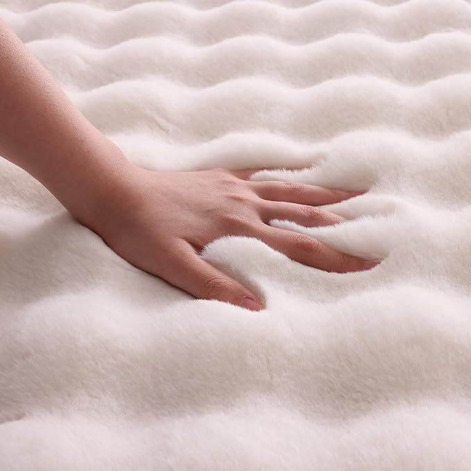 White Rabbit Plush Rug 5'x8', Fluffy Faux Fur Shaggy Area Rug for Nursery, Kids Room Decor, Soft Fuzzy Carpet for Living Room, Bedroom, Teen Girls Room