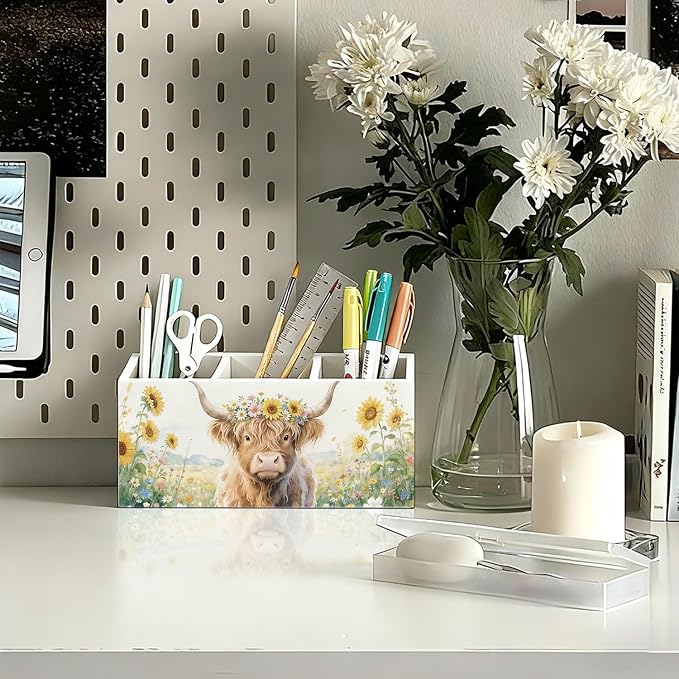 Highland Cow Floral Pen Pencil Holder for Desk, Highland Cow Gifts, Western Office Decor, Rustic Western Cattle Farm Animal Wooden Box Sign Decorations for Home Office Desk Tabletop