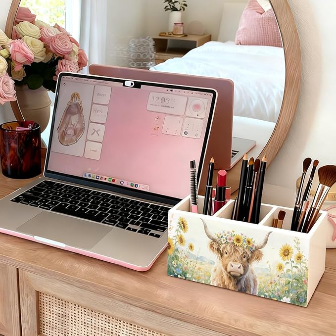 Highland Cow Floral Pen Pencil Holder for Desk, Highland Cow Gifts, Western Office Decor, Rustic Western Cattle Farm Animal Wooden Box Sign Decorations for Home Office Desk Tabletop