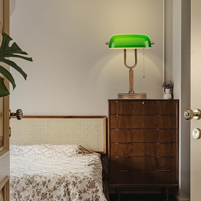 Green Glass Bankers Lamp, Retro Desk Lamp with USB Wireless Charging Port, Classic Pull Chain Switch Table lamp, for Home Office nightstand Bedside Study Desk Library