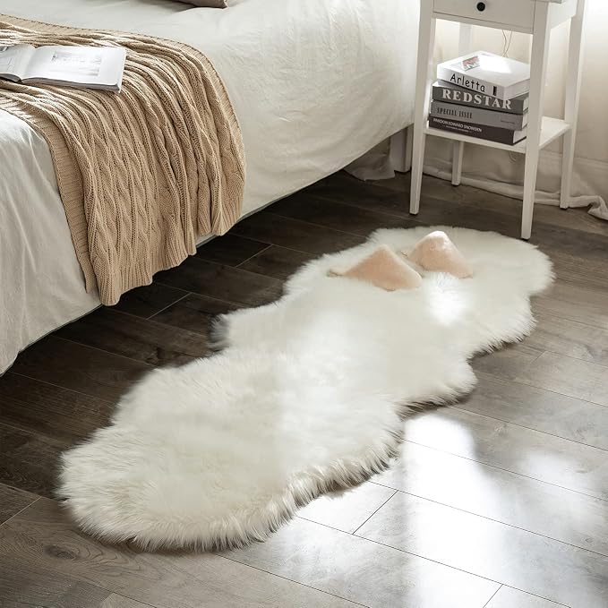 MIULEE Luxury Super Soft Fluffy Area Rug Faux Fur Sheepskin Rug Decorative Christmas Plush Shaggy Carpet for Bedside Sofa Floor 2 x 6 Feet, White