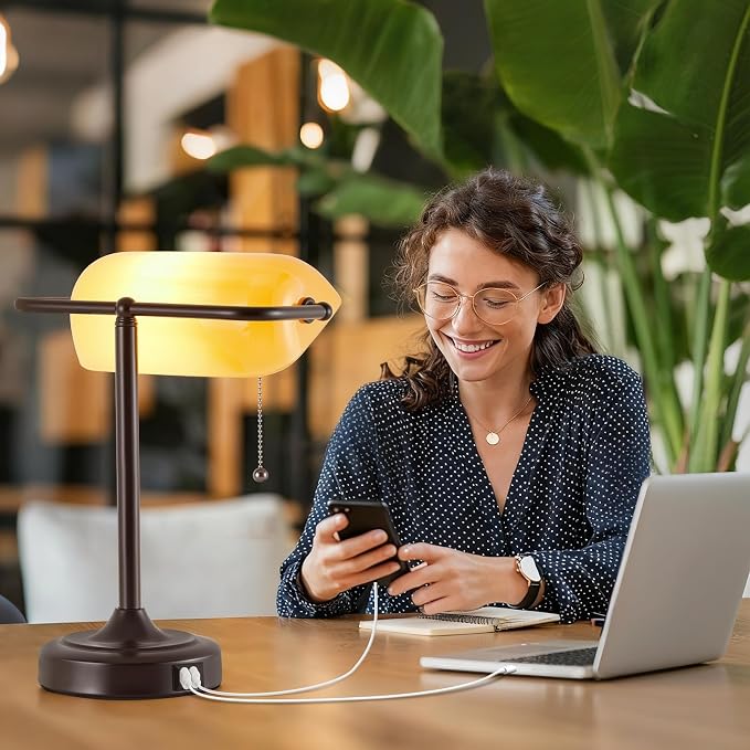 EJIAXIN Vintage Bankers Lamp - Retro Desk Lamp with USB & Type C Charging Ports Traditional Pull Chain Switch Library Table Lamp for Home Office Nightstand Bedroom Side Table Lamp(Amber Glass Shade)