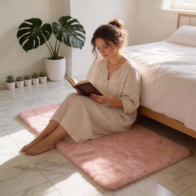 Shag Pink Small Rug 2x3 Area Rugs for Bedroom Dorm Bedside Living Room, Non-Slip Ultra Fluffy Soft Area Rugs for Entry, Kids Room, Study, Office, Playroom, Modern Small Carpet Décor