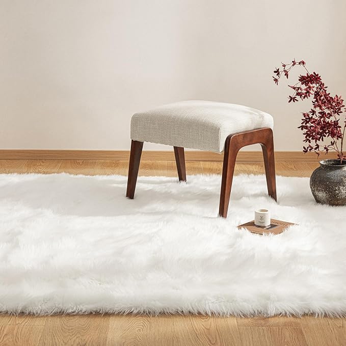 Ashler Faux Fur Rug, Fluffy Shaggy Area Rug Ultra Soft 5 x 7 Feet Rectangle Fur Rug White Fuzzy Rug Machine Washable Shag Rug, Nursery Decor Throw Rugs for Bedroom, Kids Room, Living Room