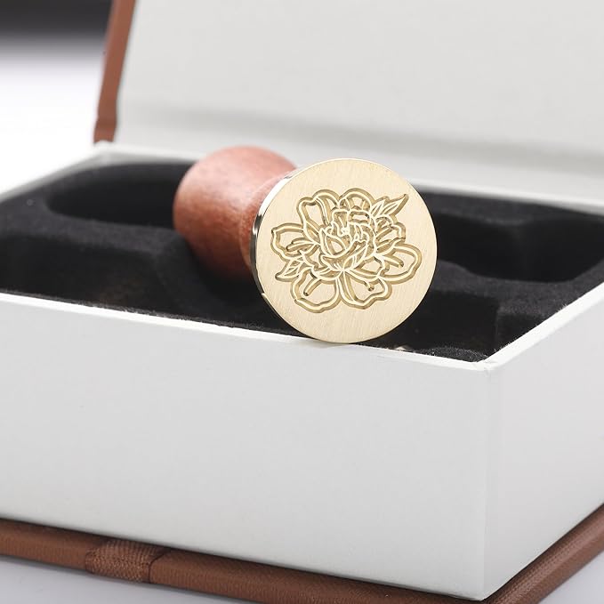 Yoption Wax Seal Stamp Gift Box Kit, 6 Pieces Flowers and Animals Sealing Wax Stamp Heads with 1 Wooden Hilt Set for Wedding Invitation Envelopes Card Gift (Natural Series)