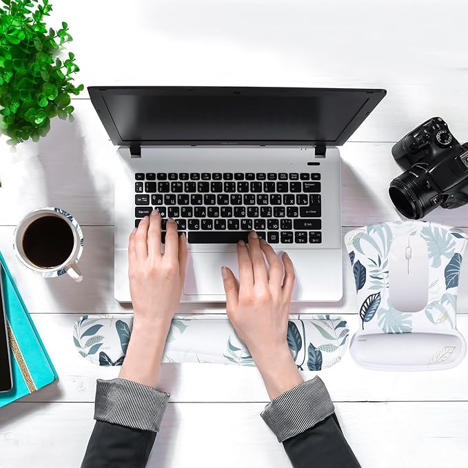 MOSISO Wrist Rest Support for Mouse Pad&Keyboard Set | Watercolour Monstera Leaves Mousepad Non-Slip Base Home/Office Pain Relief&Easy Typing Cushion with Soft Cloth&Memory Foam