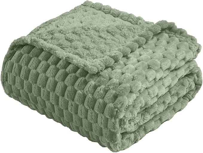 Vessia Flannel Fleece Throw Blanket(50x60 inch), 3D Jacquard Sage Green Fuzzy and Warm Blanket for Couch, Sofa, Bed, Chair, 300GSM Super Soft Touch Cozy Lightweight Throw for All-Season Home Decor