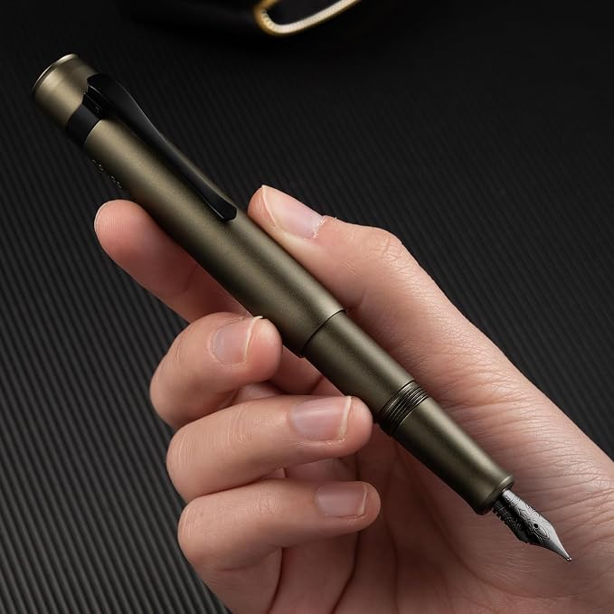 HONG DIAN M2 Black Forest Mini Fountain Pen, Extra Fine Soft Nib & Sleek Shape Aluminium Short Pocket Travel Pen (Caramel Brown)