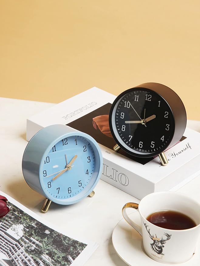 SHISEDECO Small Analog Alarm Clock, Battery Operated Desk Clock, Blue | Bedside Analog Non-Ticking Silent Small Deskclock Battery Operated for Living Room, Bedroom, Office