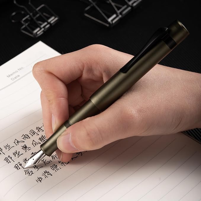 HONG DIAN M2 Black Forest Mini Fountain Pen, Long Blade Nib & Sleek Shape Aluminium Short Pocket Travel Pen (Army Green)