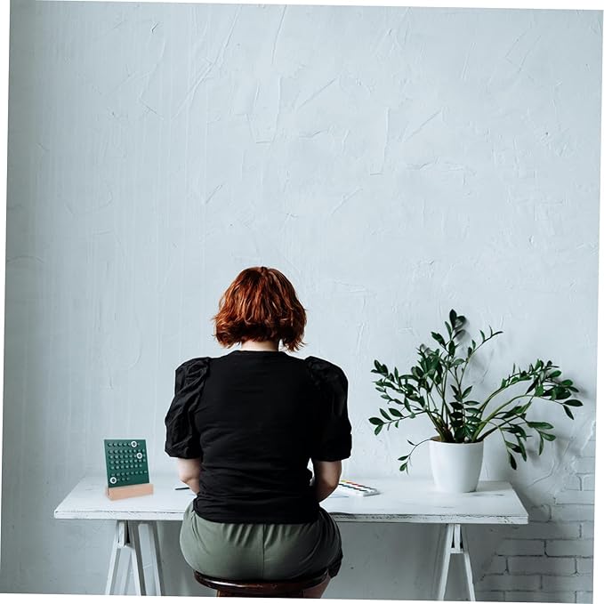 Perpetual Desk Calendar Green Acrylic Date Display Manual Flip Kawaii Ornament for Home Office Bedroom Study Decor with Smooth Edges and Lightweight Design