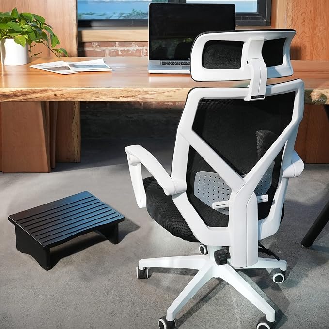 CONSDAN Foot Rest, Ergonomic Footrest for Under Desk At Work, Nursing Foot Stool, Natural Solid Wood Non-Slip Slanted Top Foot Stool for Office/Standing Desk (Black Color)