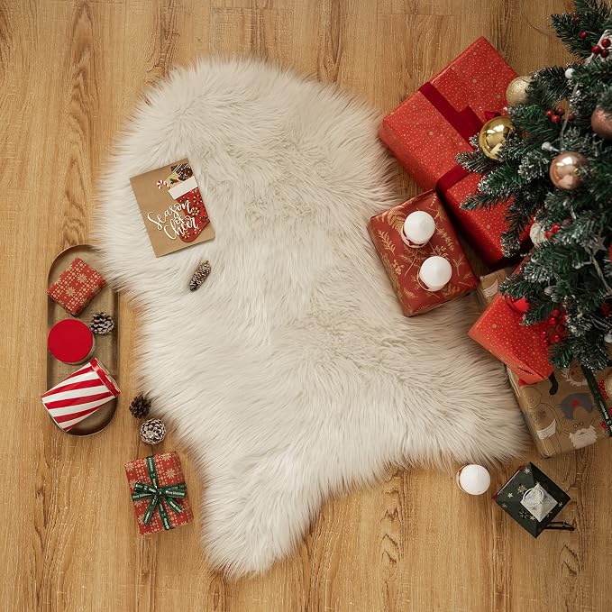 MIULEE Luxury Super Soft Fluffy Area Rug Faux Fur Sheepskin Rug Decorative Christmas Plush Shaggy Carpet for Bedside Sofa Floor 2 x 3 Feet, White