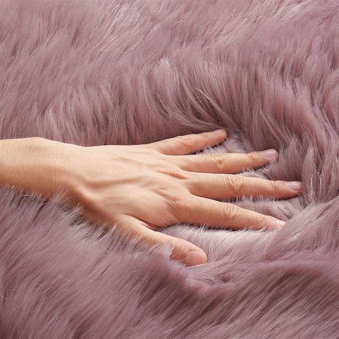 EasyJoy Faux Sheepskin Rug, Fluffy Faux Fur Rug, Ultra Soft Shag Area Rug with Non-Slip Backing for Bedroom, Living Room, Nursery, Kids Room(4 x 4 ft Round, Light Purple)