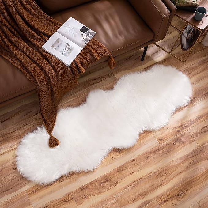MIULEE Luxury Super Soft Fluffy Area Rug Faux Fur Sheepskin Rug Decorative Christmas Plush Shaggy Carpet for Bedside Sofa Floor 2 x 6 Feet, White
