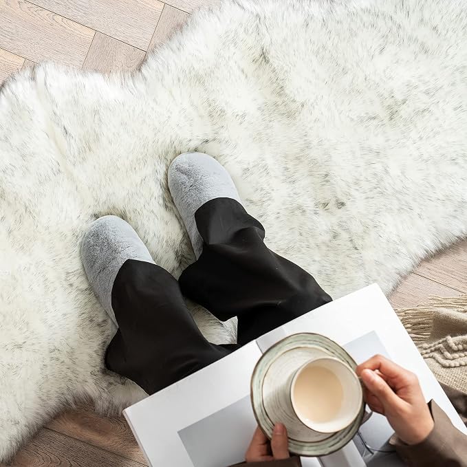 MIULEE Luxury Super Soft Fluffy Area Rug Faux Fur Sheepskin Rug Decorative Plush Shaggy Carpet for Bedside Sofa Floor 2 x 6 Feet, Gradient Grey