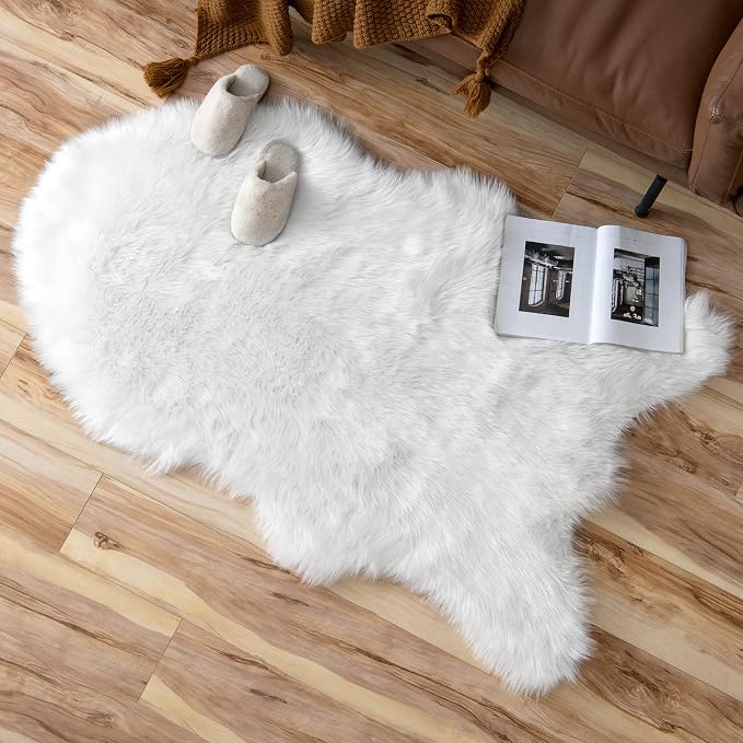 MIULEE Luxury Super Soft Fluffy Area Rug Faux Fur Plush Large Sheepskin Rug Decorative Christmas Shaggy Carpet for Bedside Sofa Floor 3 x 5 Feet, White