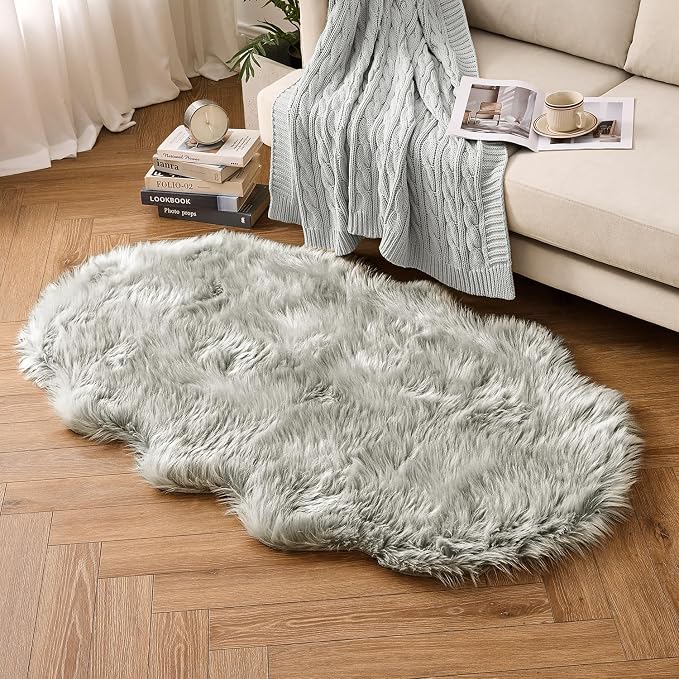 MIULEE Luxury Soft Fluffy Area Rug 3x5 Feet, Faux Fur Sheepskin Rug Decorative Plush Shaggy Carpet for Bedside Sofa Floor, Light Grey