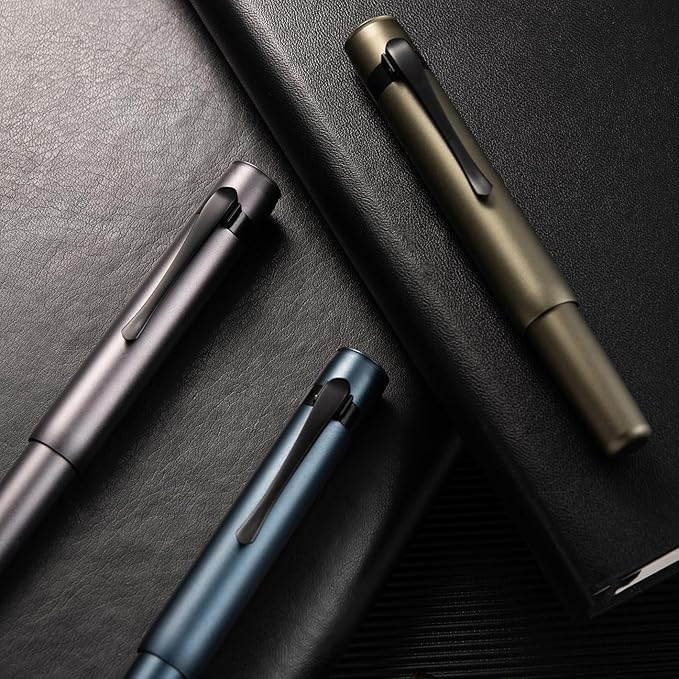 HONG DIAN M2 Black Forest Mini Fountain Pen, Bent Nib & Sleek Shape Aluminium Short Pocket Travel Pen (Caramel Brown)