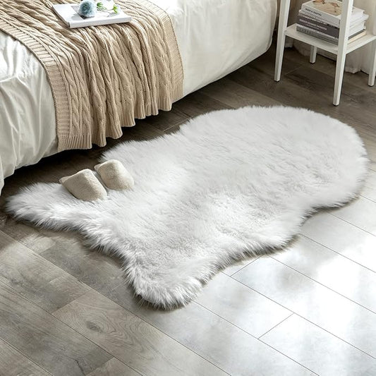 MIULEE Luxury Super Soft Fluffy Area Rug Faux Fur Plush Large Sheepskin Rug Decorative Christmas Shaggy Carpet for Bedside Sofa Floor 3 x 5 Feet, White