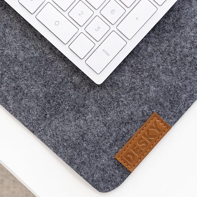 Desky Cork & Felt Desk Pad – Dual-Sided Mat with Natural Cork & Soft Felt, Non-Slip Desk Protector for Home Office, Anti-Scratch Surface (35.4" x 11.8", Light Grey)
