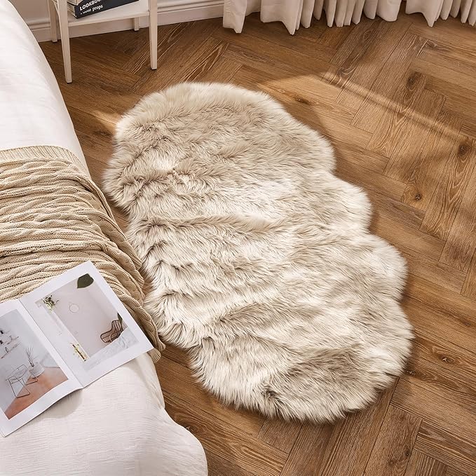 MIULEE Luxury Soft Fluffy Area Rug 3x5 Feet, Faux Fur Sheepskin Rug Decorative Plush Shaggy Carpet for Bedside Sofa Floor, Beige